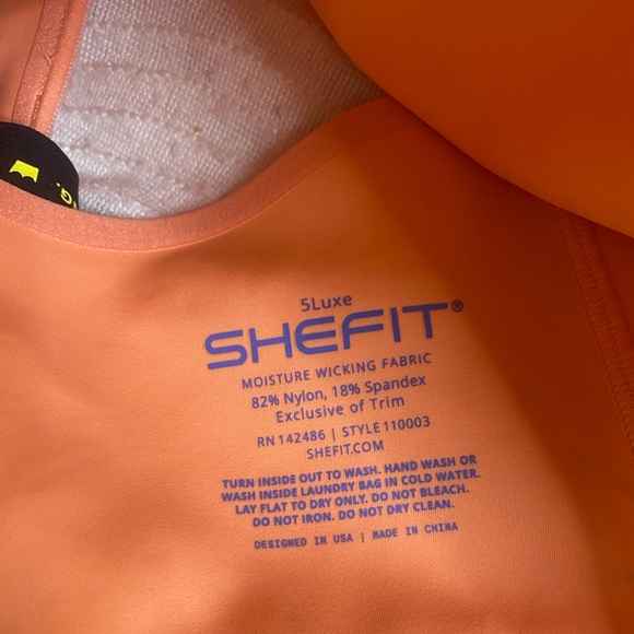 NWT she fit flex sports bra moisture wicking in the color watermelon sorbet 5Lux - Picture 9 of 12